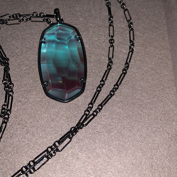 Kendra Scott Faceted Reid Gunmetal Long Pendant Necklace In Gray Dichroic Glass - Picture 3 of 4